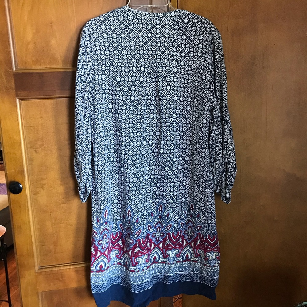 Patterned Shift Dress - Picture 2 of 5